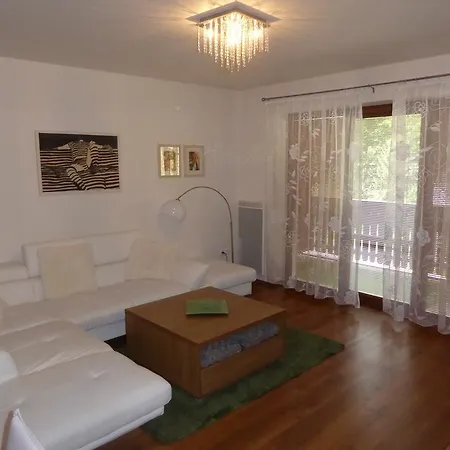 Apartman Tale דירה *